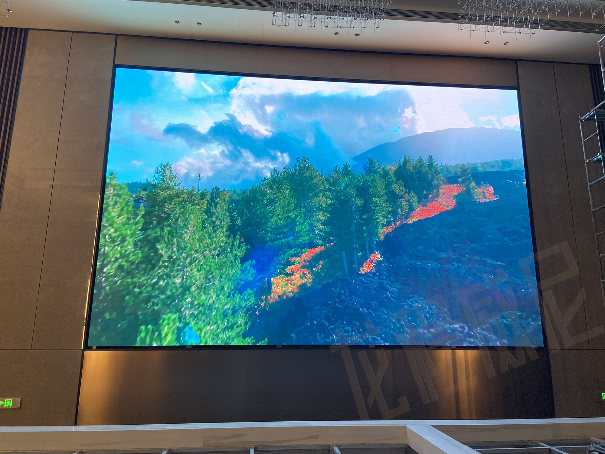 AMOUY艾默依P3室內(nèi)LED顯示屏 AMOUY艾默依P3室內(nèi)LED顯示屏